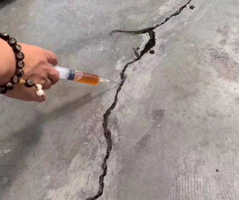富平混凝土裂缝修补技术详解​
