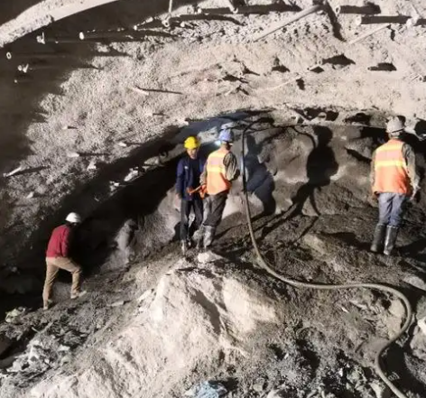 富平拱顶带模注浆料的施工流程及注意事项